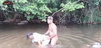 Valentine&#039;s casl bathing in dam on farm