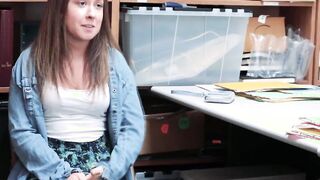 Sage pleasiing officer Justin's rough dick
