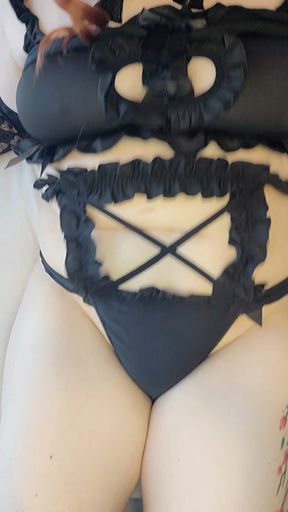 Frill Lingerie Fingering [Skim Milf]