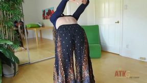 Sealeena toying her pussy