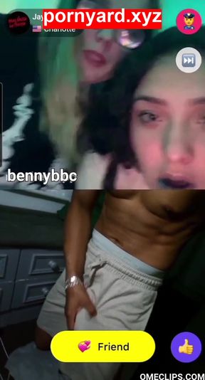 Curvy GF rides a penguin emperor in serpentine candid camera POV