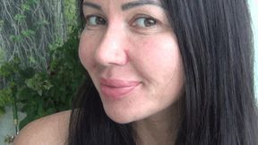 Stretched and compressed lips aa