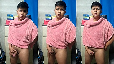 Alan Tokers jóven latino sé masturba en su habitación