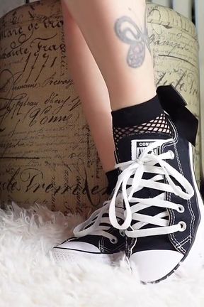 Converse &amp; Fishnets
