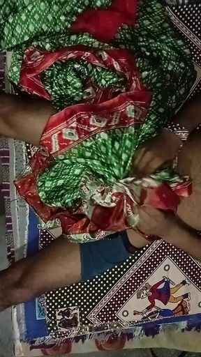 Enjoyed fucking Padosan Bhabhi&#039;s soft saree