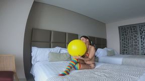 B2P 1 GREE 1 LILA 18 IN HOTEL