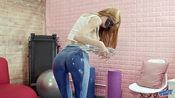 Perfect Thigh Gap Skinny Model Wet Jeans Puffy Cameltoe Round Butt!