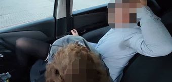 ma maitresse me suce dans la voiture