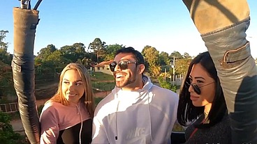 FUDENDO NAS ALTURAS COM O MARIDO PAUZUDO E A MARMITINHA