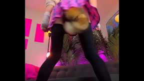 Your little fox will dance a little for you.