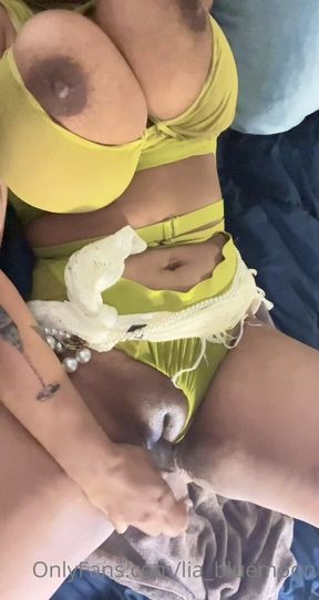 I’m Supposed to Be Unpacking but I Got Horny First Time I’ve Squirted in Months