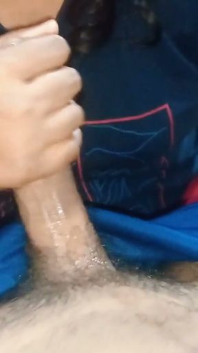 Neha Bhabhi sucks the dick very well continuously without stopping   Clip 1