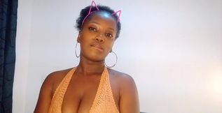 Black Kitty Shows Her Pussy