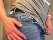 Firm MILF ass in tight jeans ;)