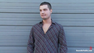 Sebastian Keys in intensivem BDSM-Gangbang mit jungen Männern – ungeschützter Sex, Blowjobs, Analplugs und qualvolles Lecken