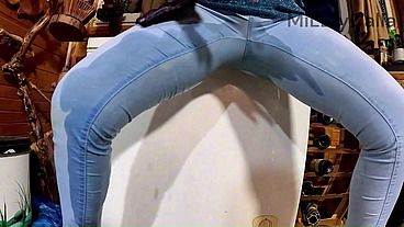 Cameltoe MILF Pees in Tight Jeans Wet Fetish Tease
