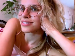 Amateur Blonde Teen Plays Solo with Toy Webcam Porn