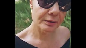 Dans les bois &agrave_ la recherche d'_une bite