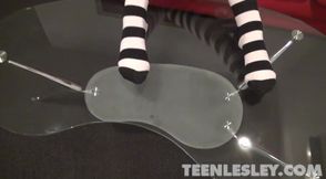 Teen lesley masturbates in pussy play session