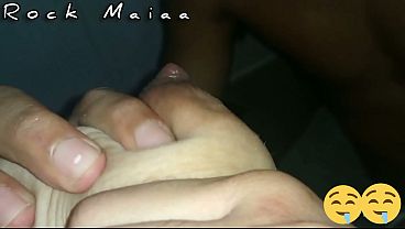 Minha f&atilde_ que acabou de parir recentemente me pediu para fuder ela e deixar sua buceta mais larga fazendo fisting com ela e de agradecimento ela me deu o cu. - Rock Maiaa