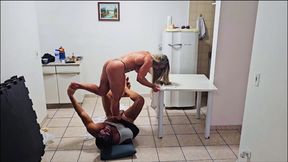 Bodybuilders F E E T *TRAMPLING*