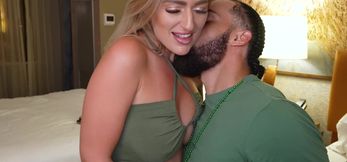 Scorching wife Elana Bunnz is wrecked and stretched open