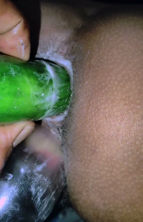 Pooja put his hand in his wife's pussy and inserted cucumber hot.