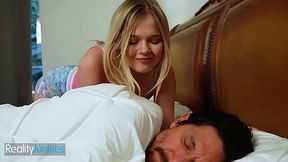 Coco Lovelock is really addicted to getting fucked right in the morning
