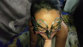 esposa fantasea en hacer un trio con su esposo y otro hombre /