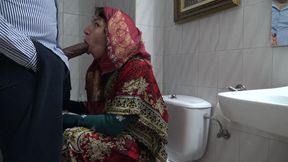Kurdish Granny Sucks Lets African Immigrant Cum in Her Mature Mouth