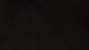 Socando na novinha de ladinho e ela gemendo gostoso