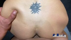 madre italiana pide anal en los lavabos del hotel