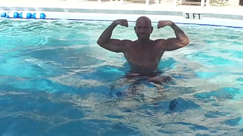 MAXXX LOADZ SHADOW BOXING ON A SUNNY DAY