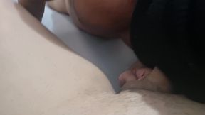 gozei com a mamada dele e ele gozou no meu pezinho