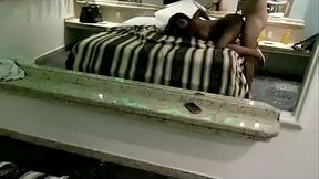 Doggie style Follando a Morena divina en cuatro