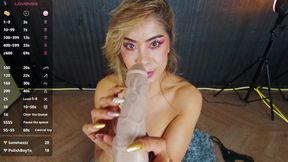 SEXY MILF TEMPTING YOUR COCK, SHE WANTS TO EAT IT