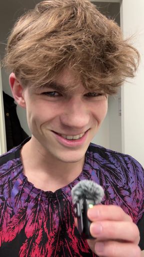 Strip Smash GRINDR DATE