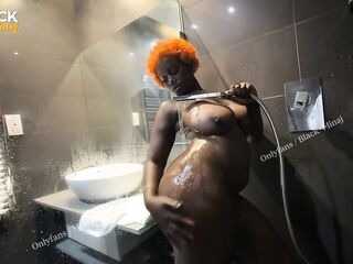 Amateur Sport boy-friend having Sexy quickie in beauties Changing room!