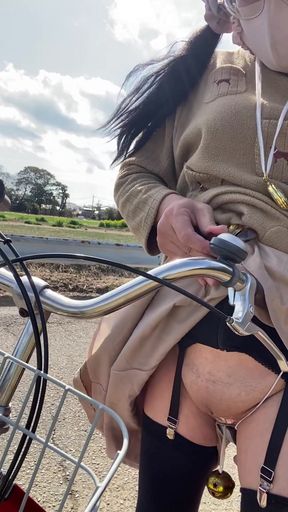 No128 Tack Exposure and Cycling on the Roadside