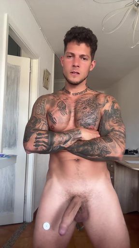 Huge Cock Muscle Tattooed Boy Boygym