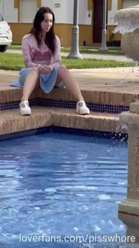 Outdoor Pee next to the fountain