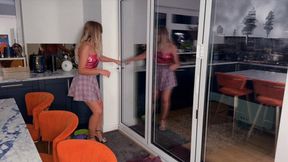 Kitty Burglar Bites Off More Than She Can Chew MP4