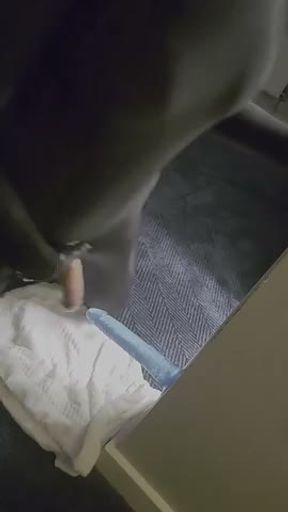 J4n3uk stretching her hole and cumming