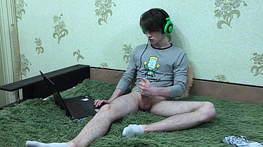 The Teen Boy First Time Watching Porn at Home / Hard Orgasm / Cute / Big Dick