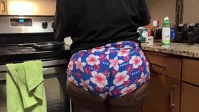 Dirty Diana Jacks Her Man off Until He Cums