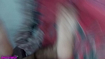 Fazendo um oral gostoso e olhando para marido manso