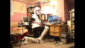 Roxina2007BizarreNurseInWhite031107XL.WMV