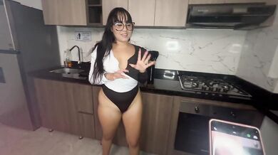 A lucky photographer fucks a horny latina in reverse cowgirl