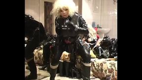 Roxina2007RubberDollBootGurl100207XL.WMV