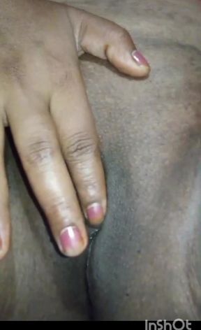 Indian Bhabhi Fingaring Mustarbusan